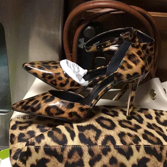 Bundle: both new…4” heels and tote. Gianni Bini shoes and Call it Spring tote. - Picture 2 of 8